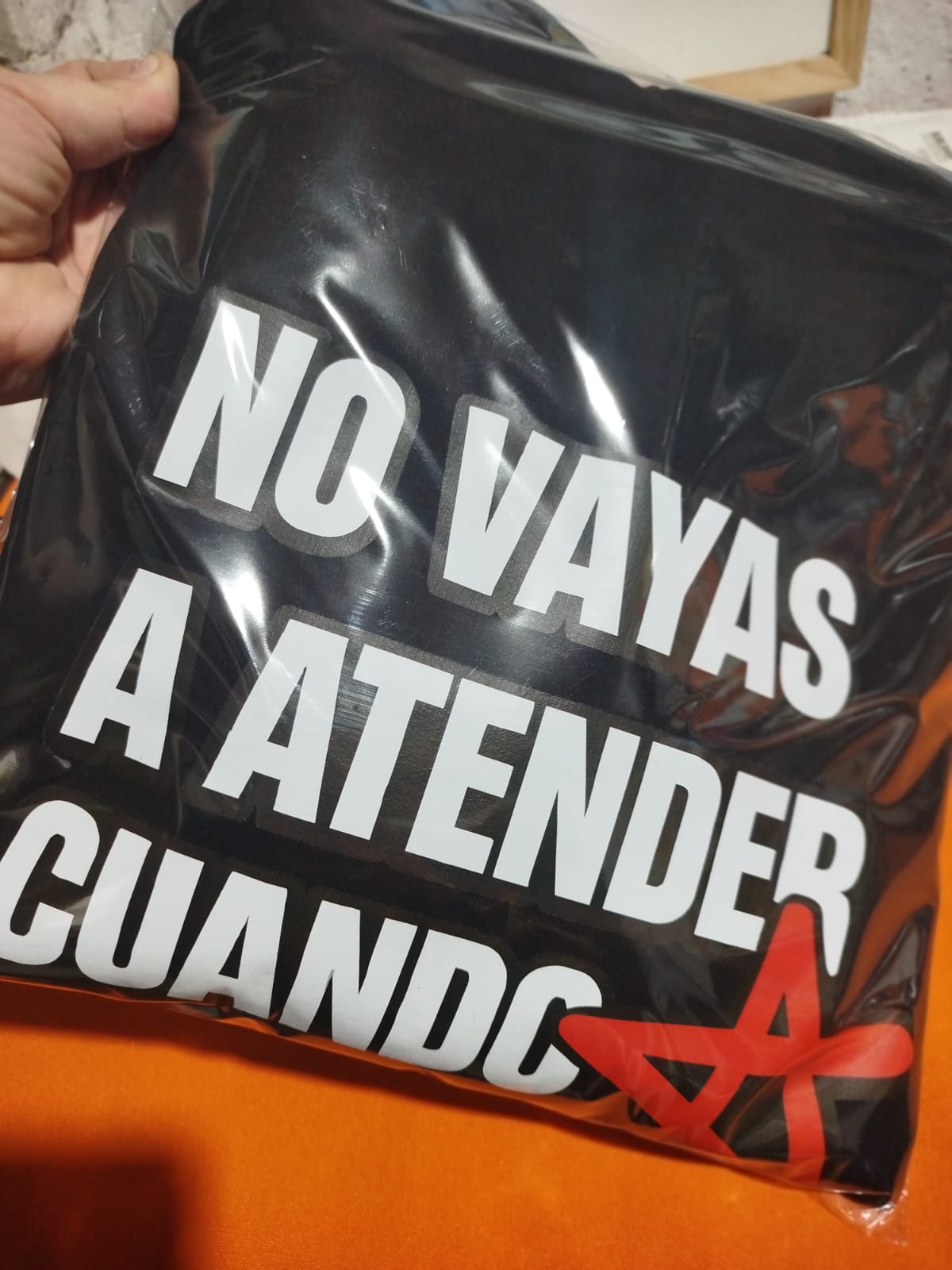 buzo personalizado con estampado DTF