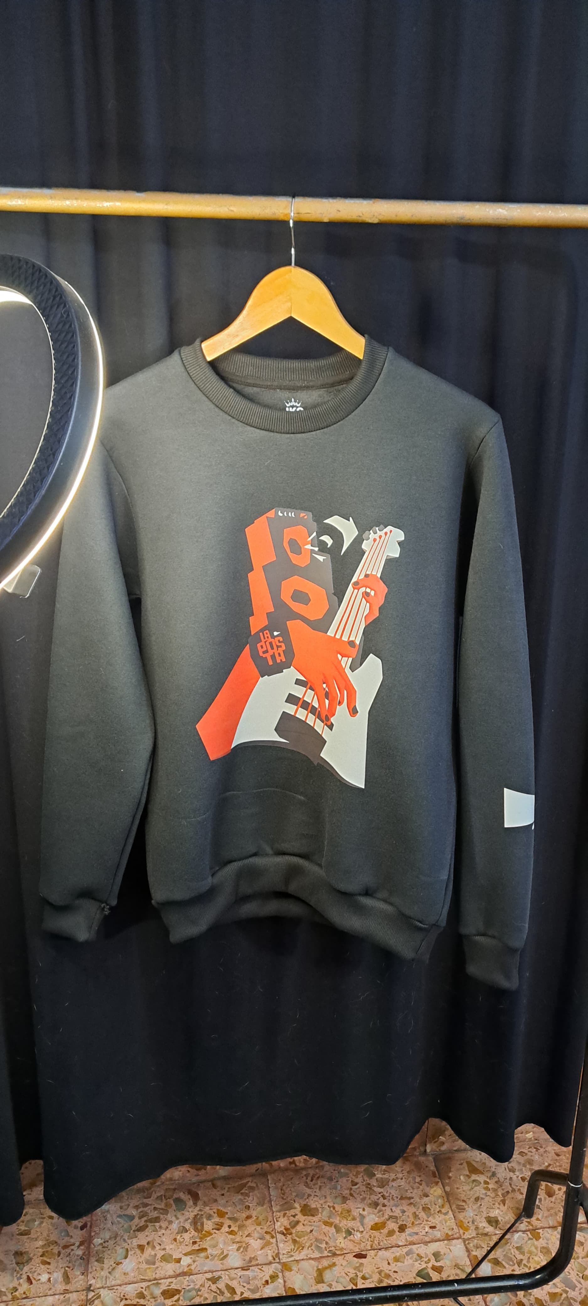 buzo personalizado con estampado DTF
