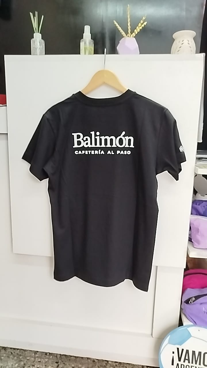 remera personalizada con estampado DTF